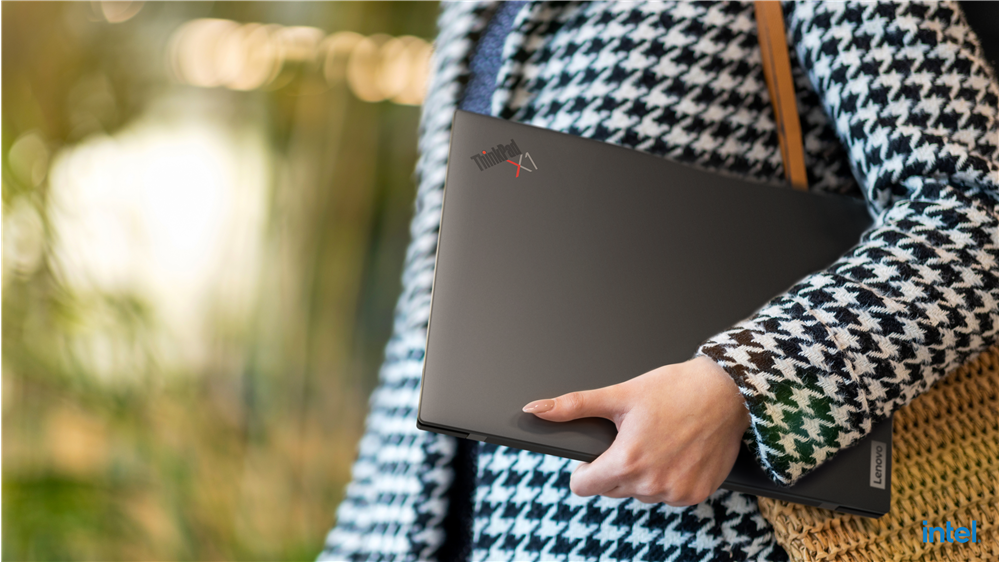 Lenovo ThinkPad X1 Carbon in hand