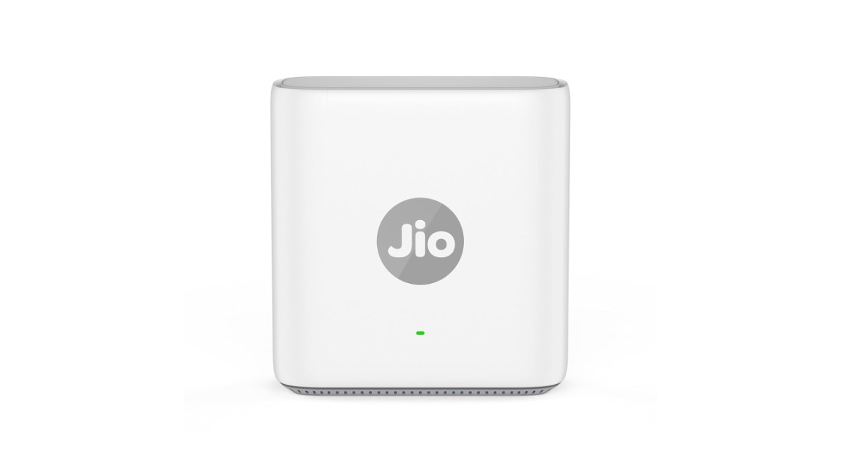 Jio AX3000 JIDU6700 WiFi 6 Router in White, showcasing dual-band antennas – available on Amazon India